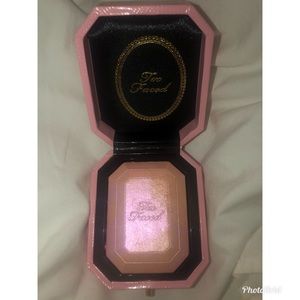 Too faced pink highlighter